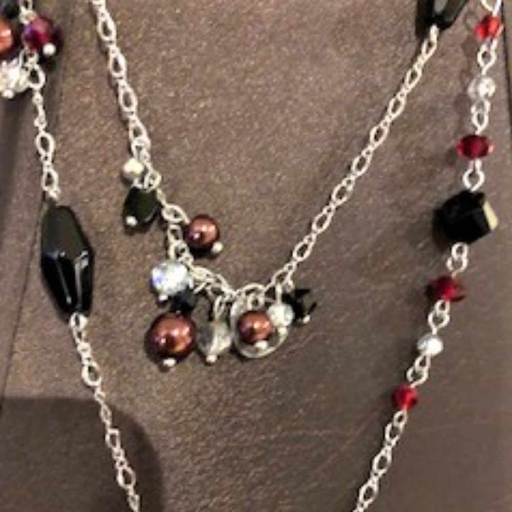 ⬇️White House Black Market Beaded Necklace-NWOT